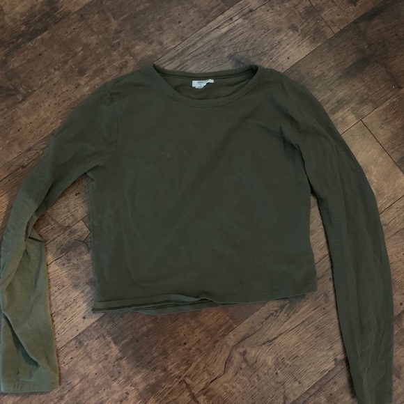 Green Crop Top 🔥3 for $30 - Picture 2 of 2